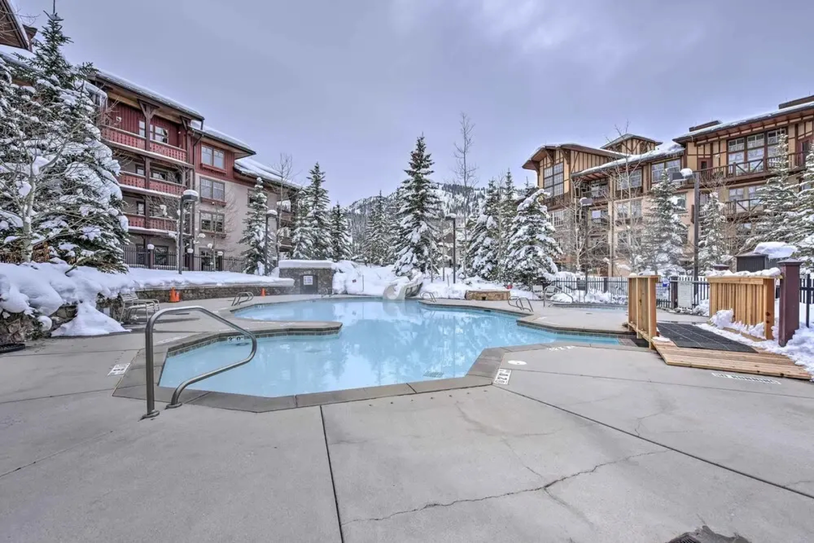 Ski-in/ Out Solitude Ski Village Condo w/ Hot Tub