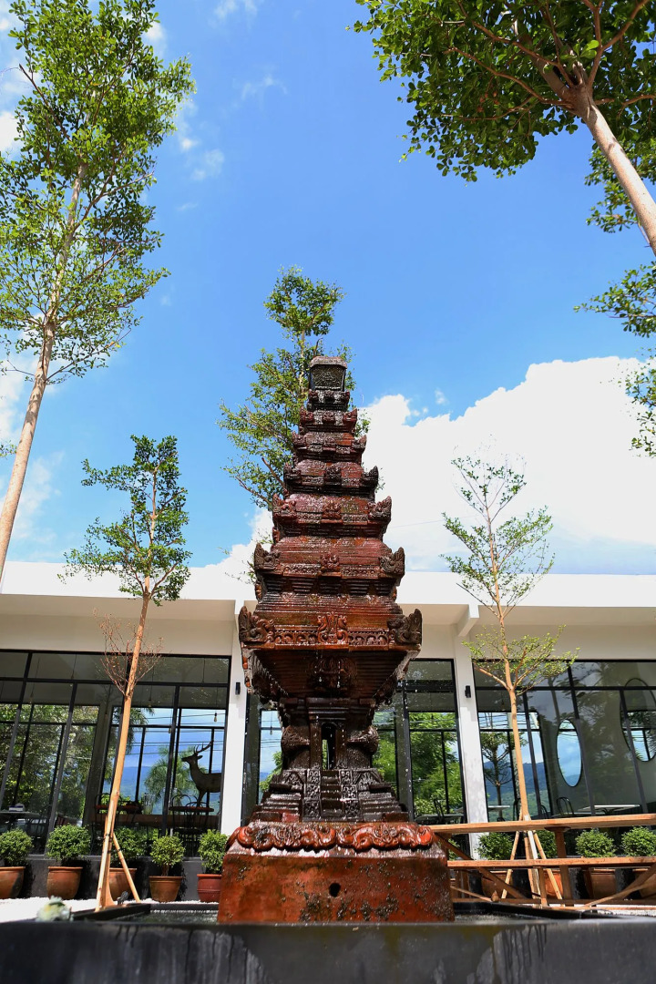 Lovinalife Room & Cafe