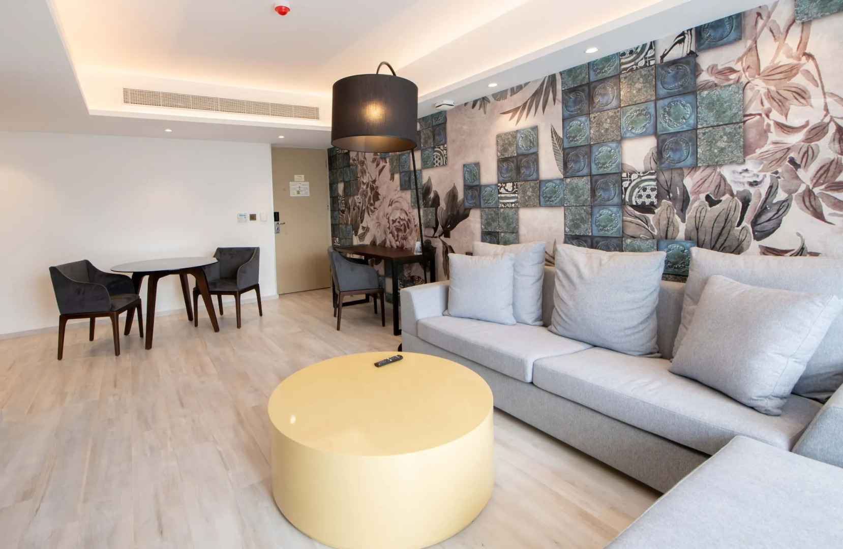 Almond Business Hotel