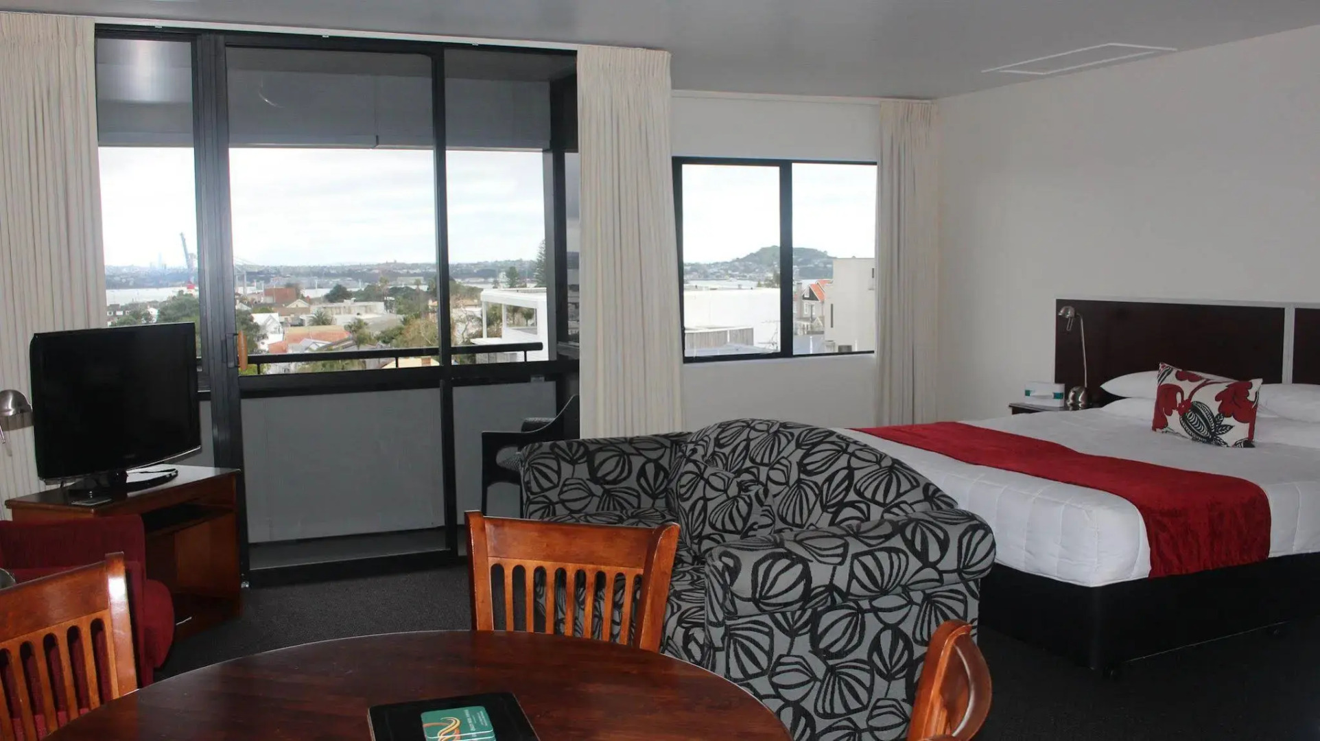 The Parnell Hotel & Conference Centre