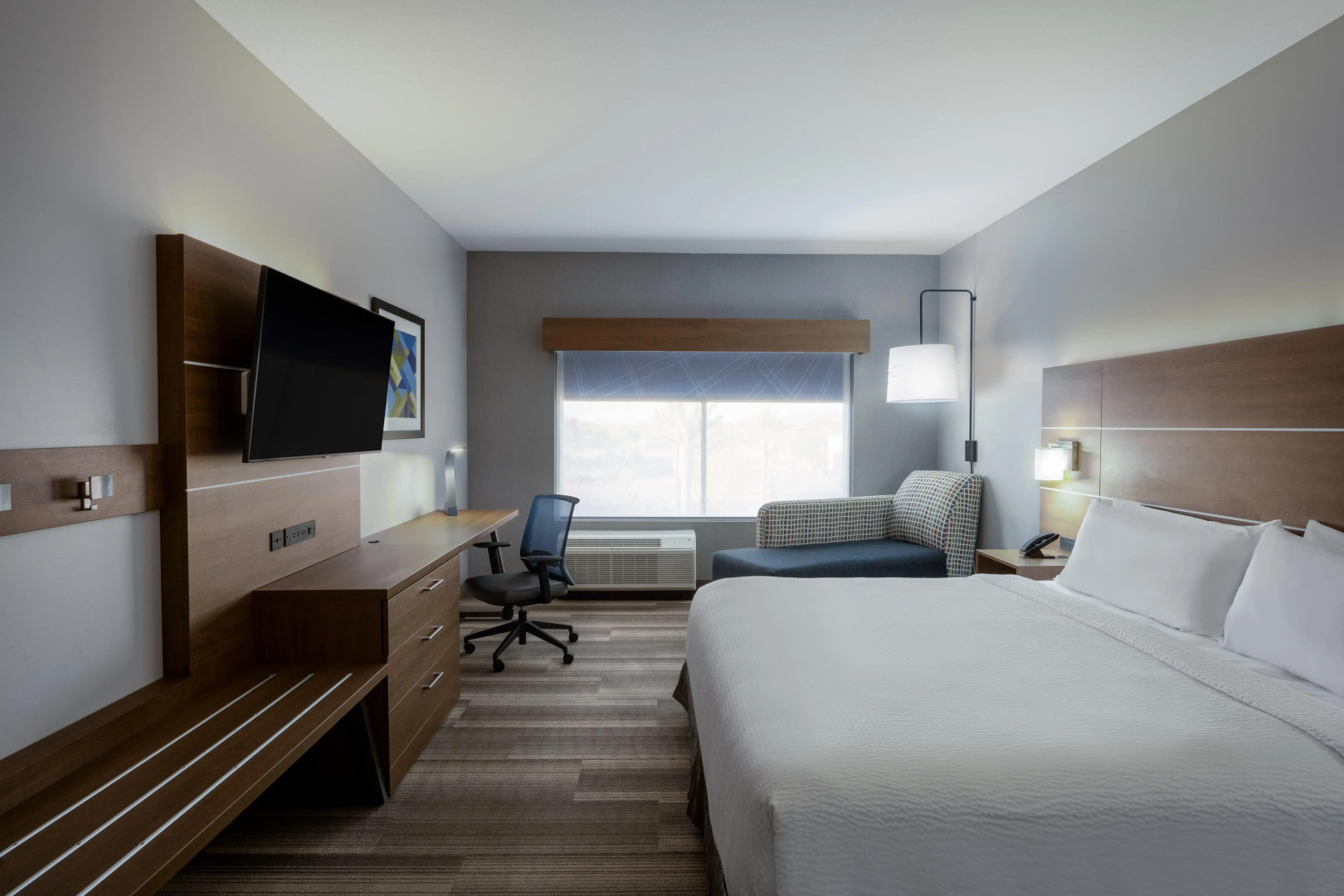 Holiday Inn Express & Suites Gilbert Mesa Gateway Airport by IHG