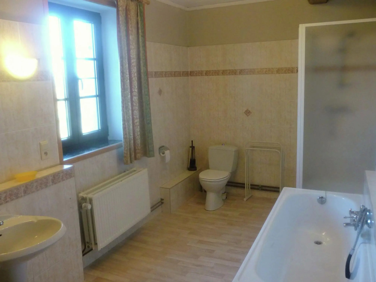 Luxurious Holiday Home with Garden in Gimnee