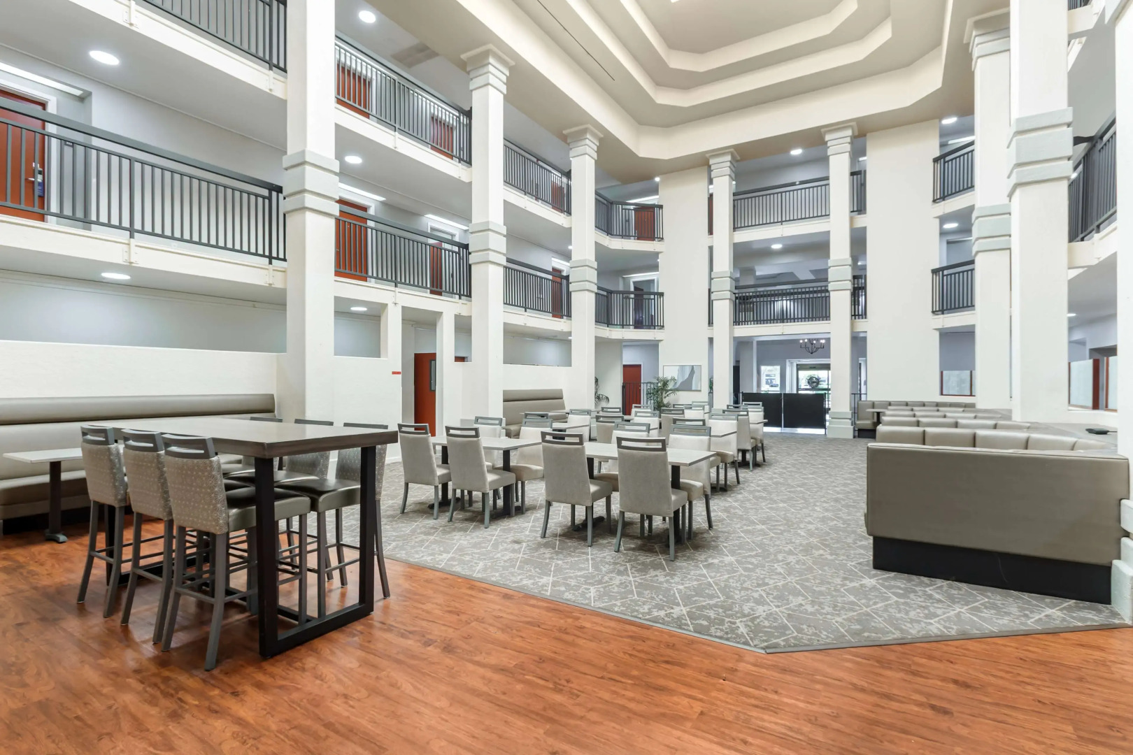 Best Western Plus Villa Del Lago Inn Patterson