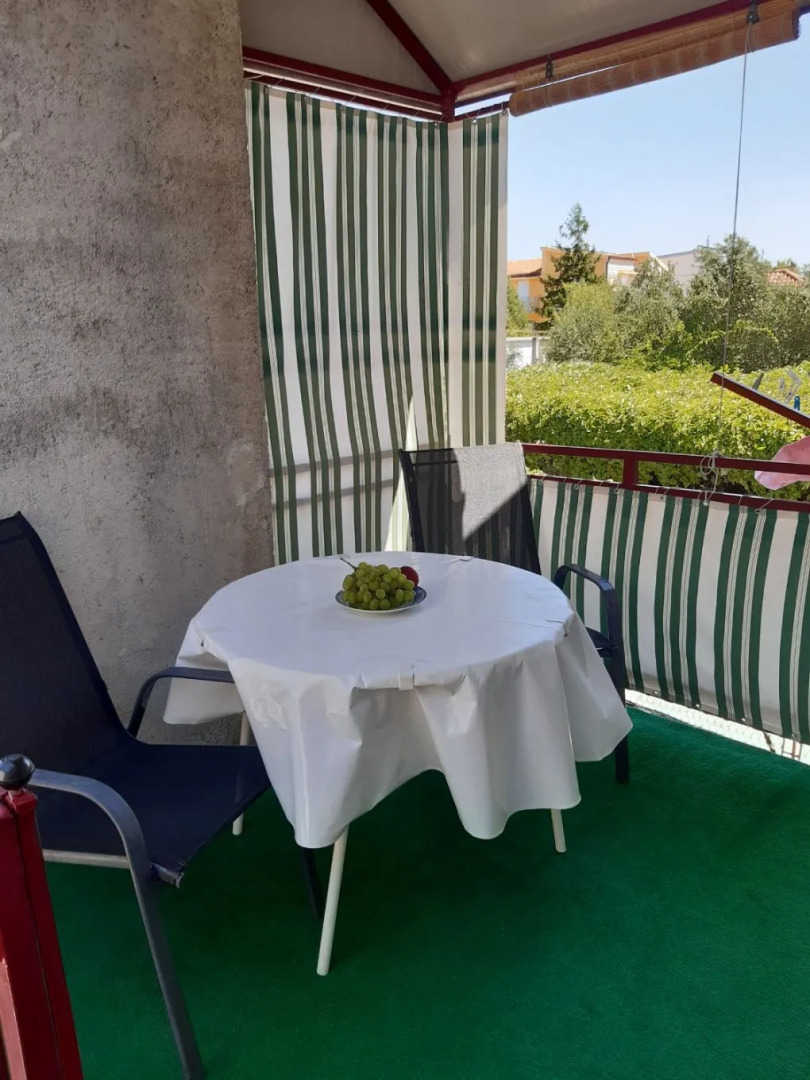 Apartment Mario - afordable & close to center: A2 Pirovac, Riviera Sibenik