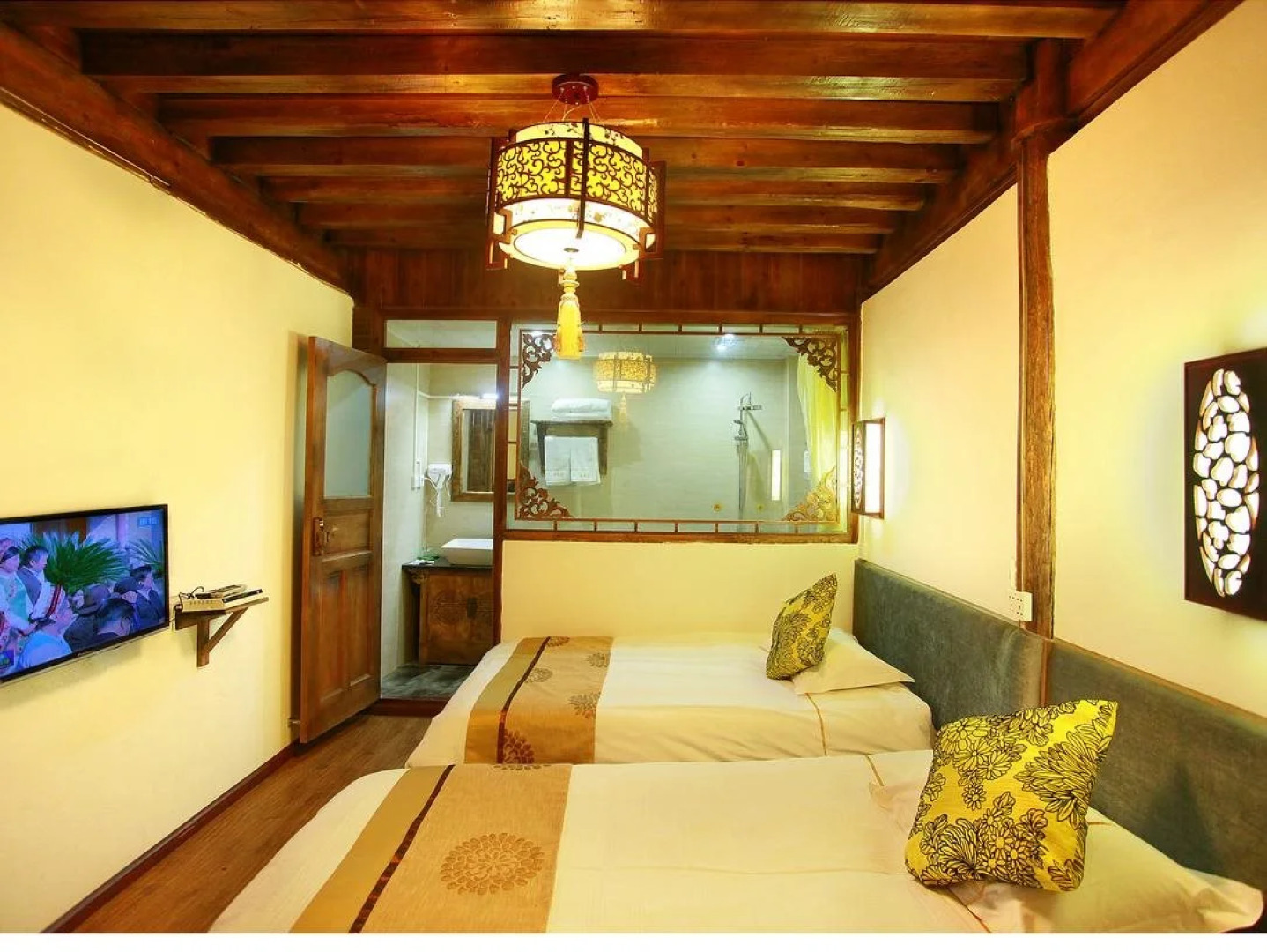 Lijiang Three Wells Inn