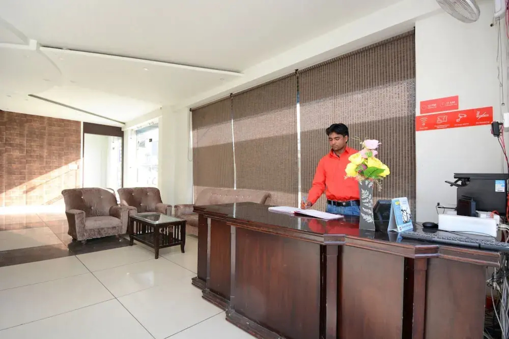 OYO 35679 Hotel Sunrise