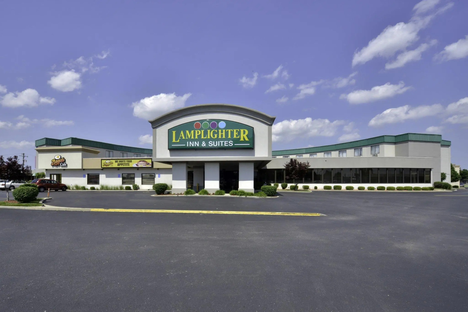 Lamplighter Inn & Suites - South