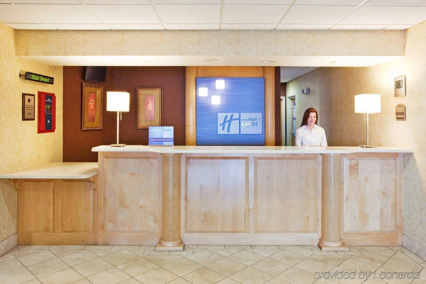 Holiday Inn Express & Suites London by IHG