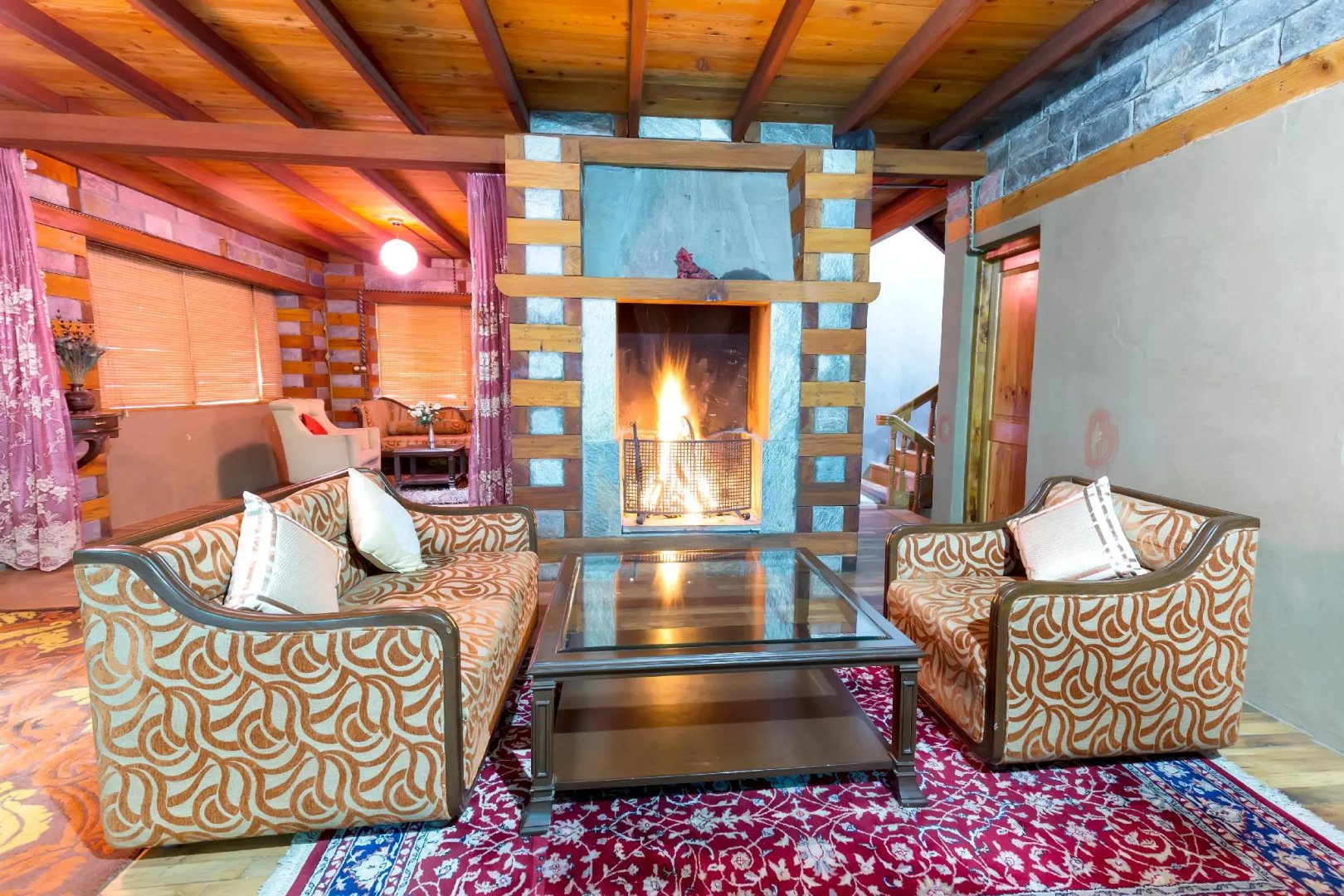 Shobla Kaathkuni Royale