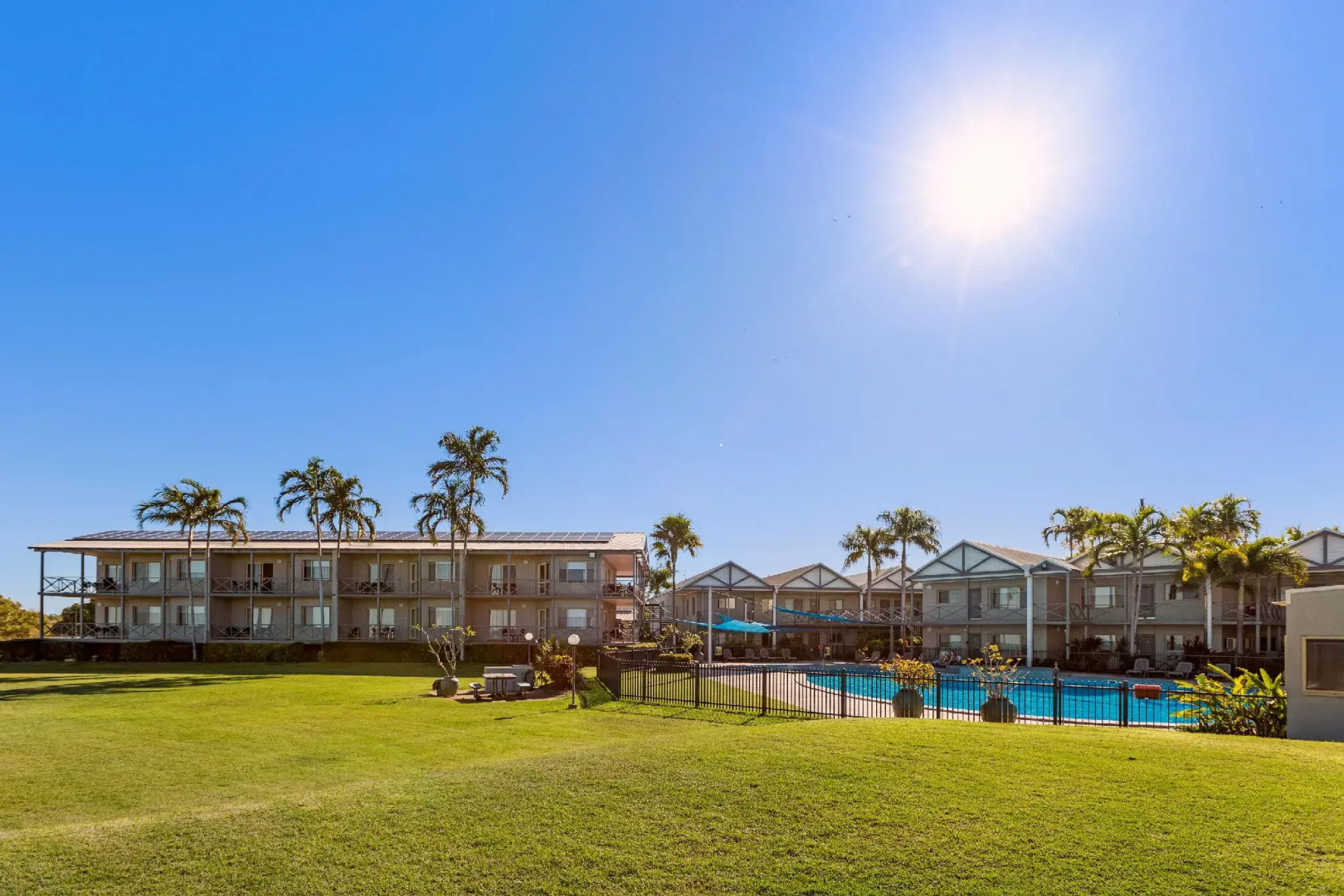 Moonlight Bay Suites