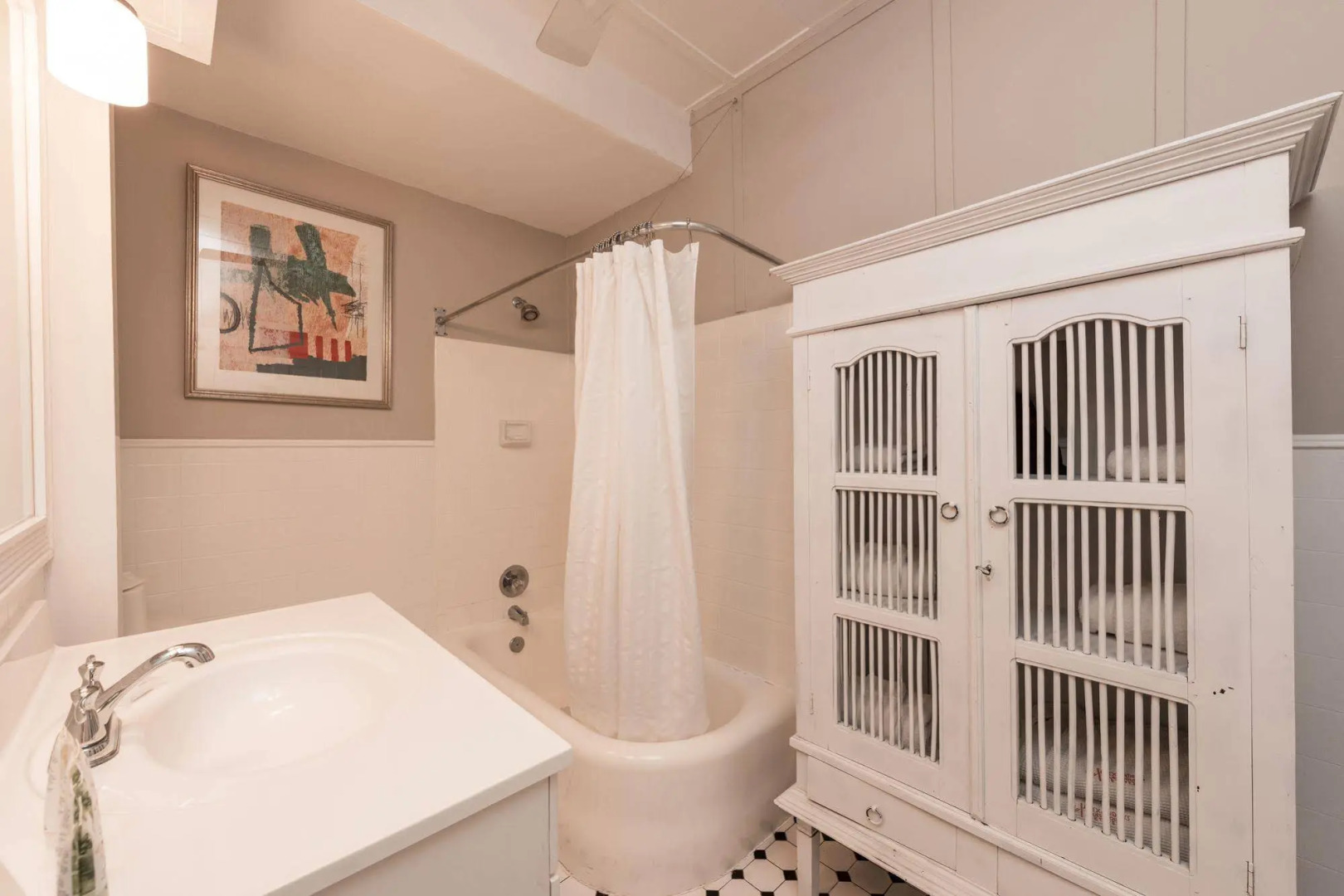 Alexander's Guesthouse - Adults Only