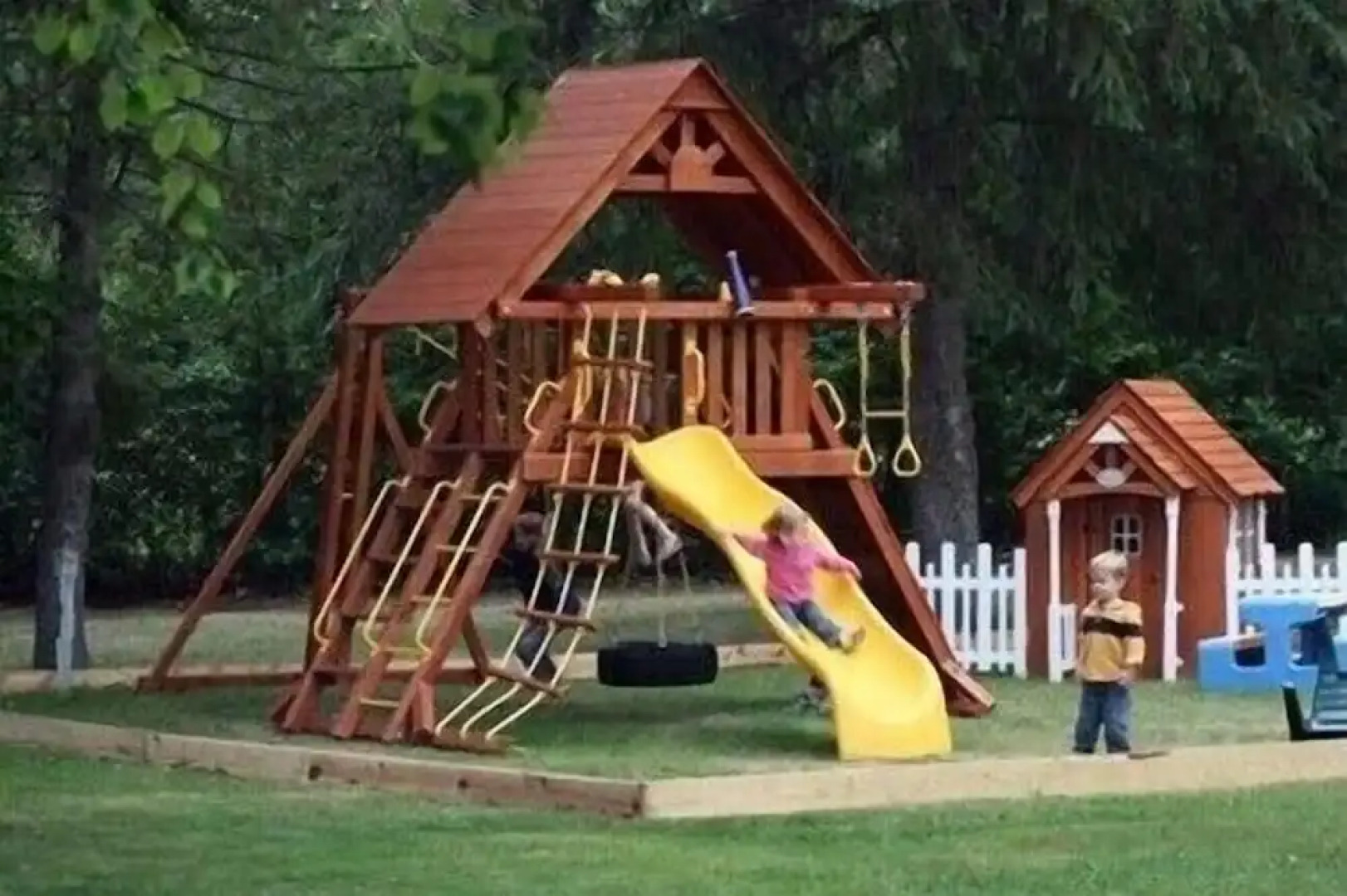 #8 - Mackinac Point 1 Bedroom Cabin by RedAwning