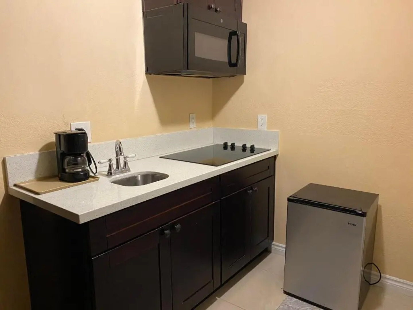 Lemon Tree Hotel & Suites Anaheim