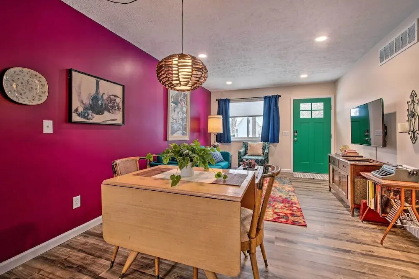 Ideally Located House - 9 Mi From Route 66!