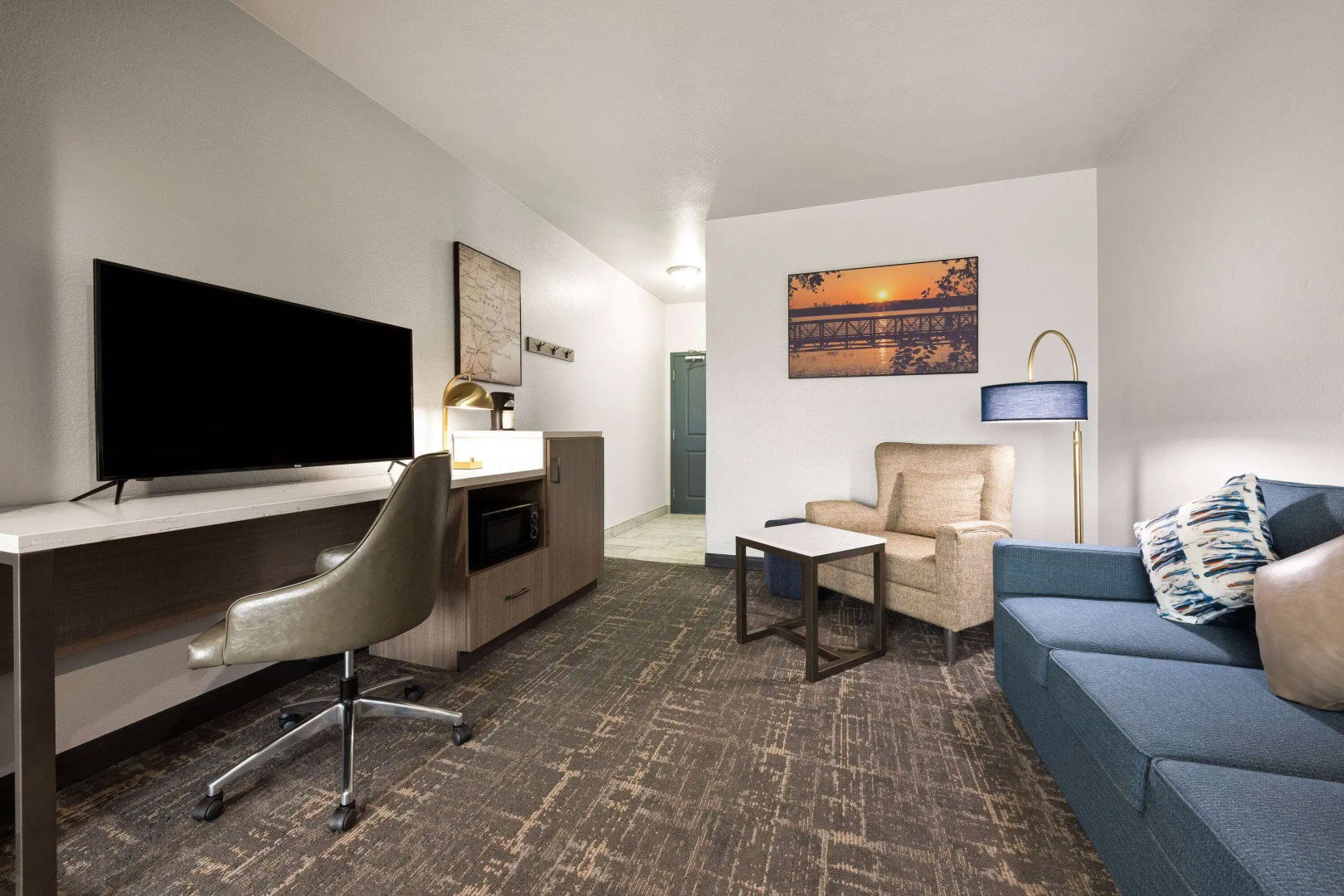 La Quinta Inn & Suites by Wyndham Ft. Worth - Forest Hill TX