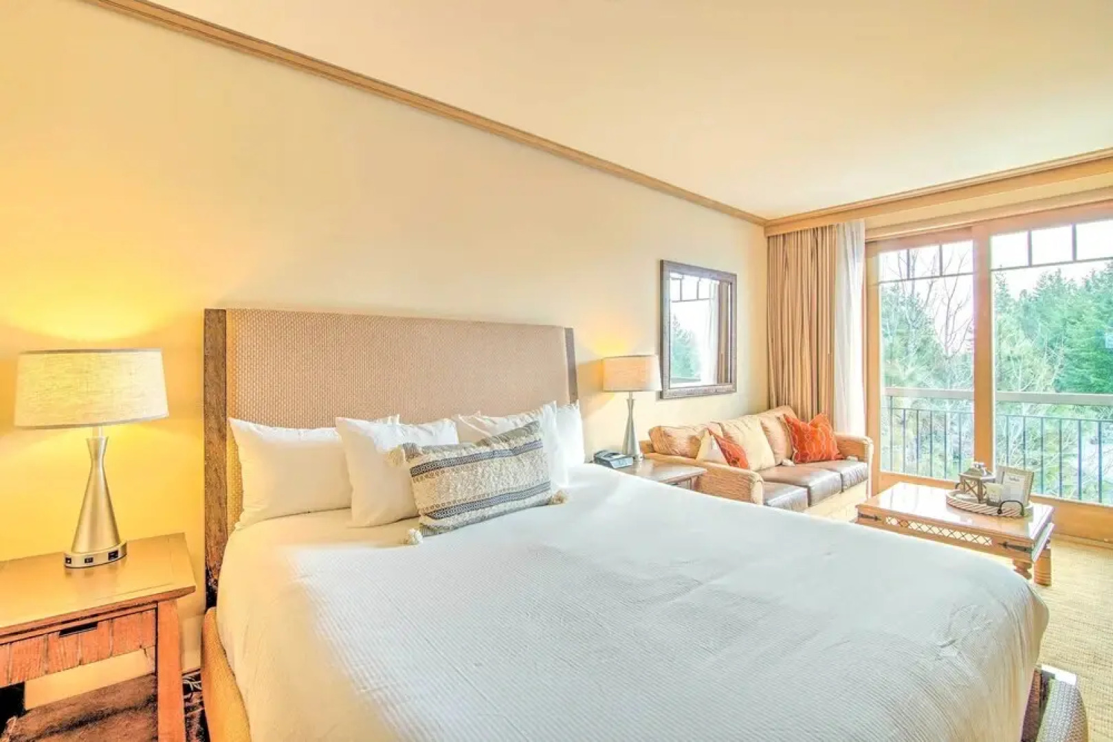 Stunning Cle Elum Studio With Juliet Balcony!