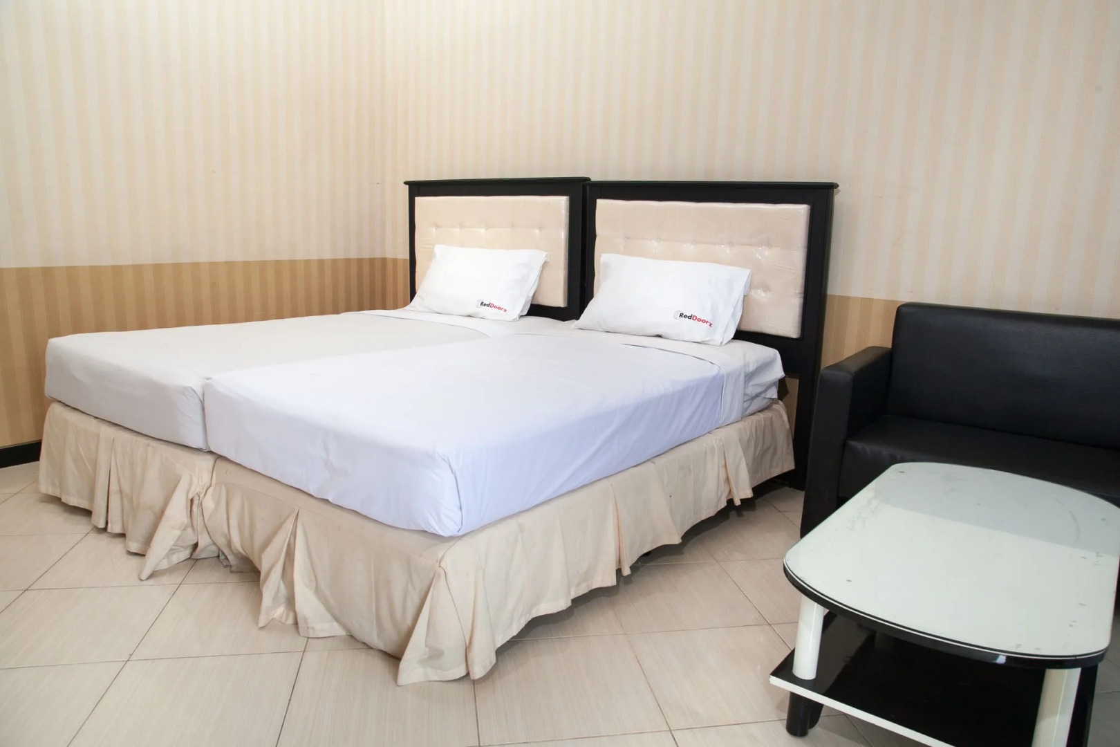 RedDoorz near Juanda International Airport