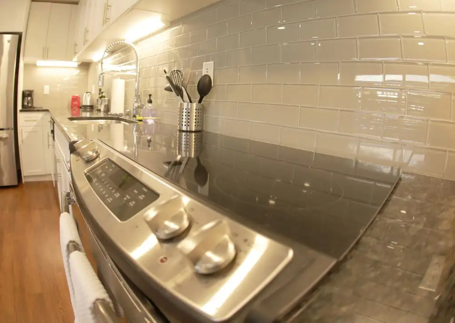 Kasa Mountain View Apartments