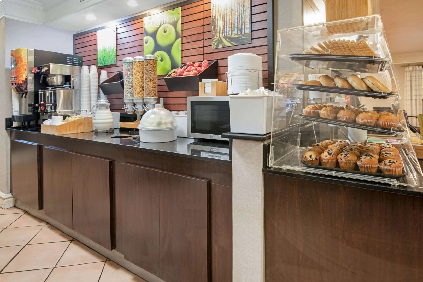 La Quinta Inn by Wyndham San Antonio I-35 N at Toepperwein