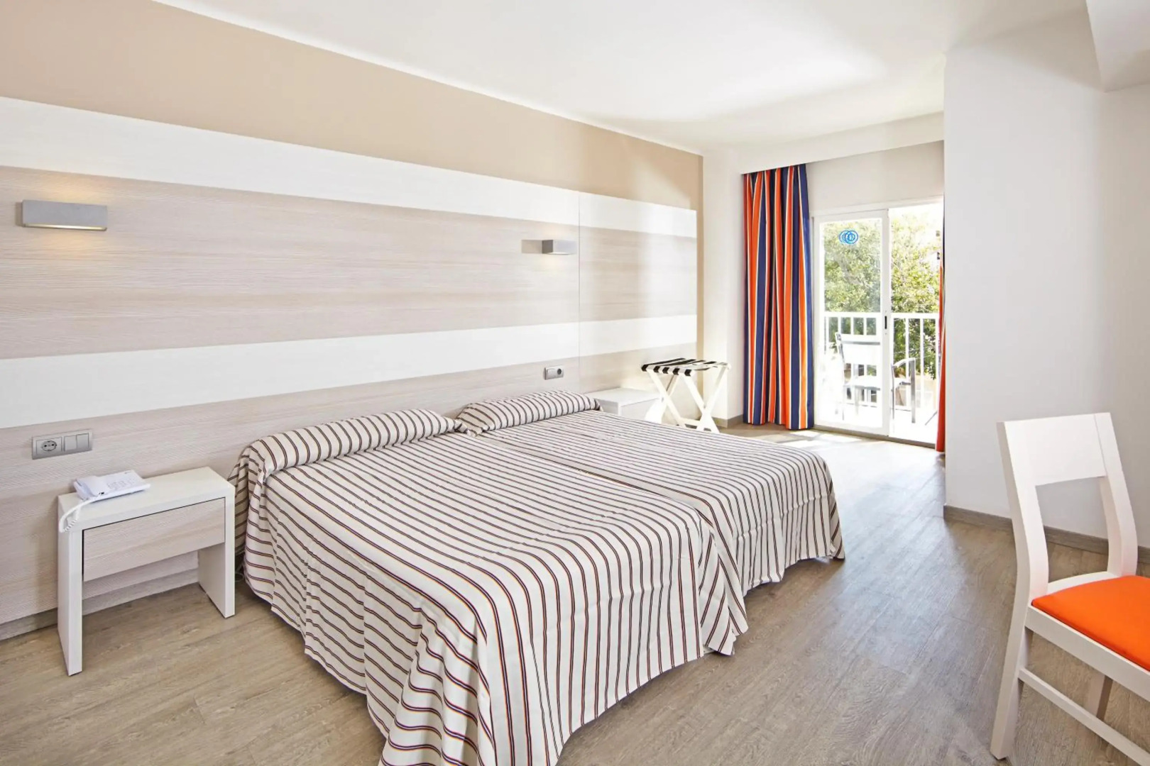 Coconut Waikiki Hotel