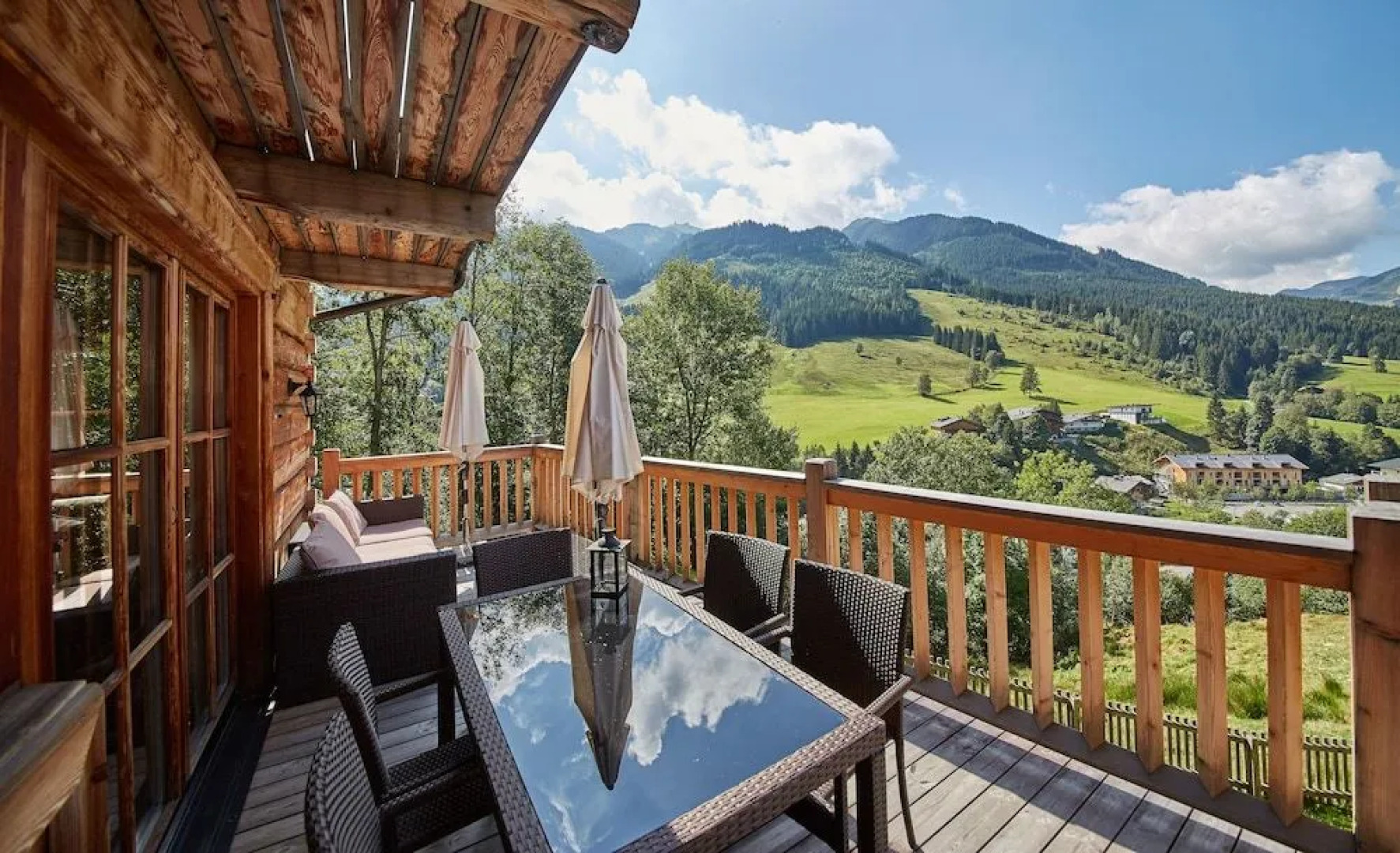 Chalets Blockhaus Saalbach by HolidayFlats24