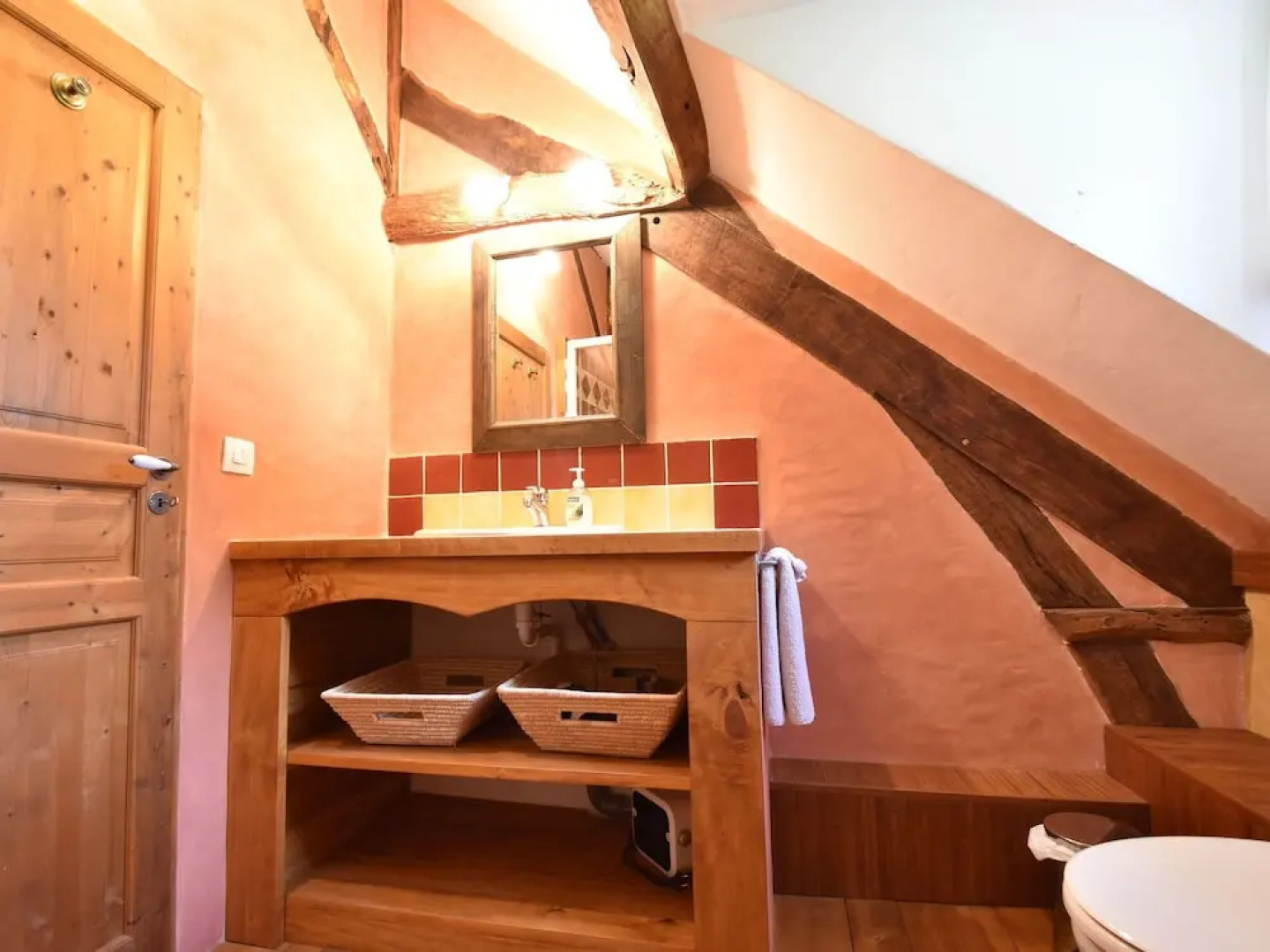 Spacious Holiday Home in Alvignac with Swimming Pool