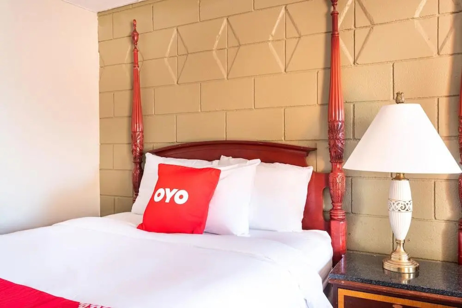 OYO Hotel Malden MA Broadway