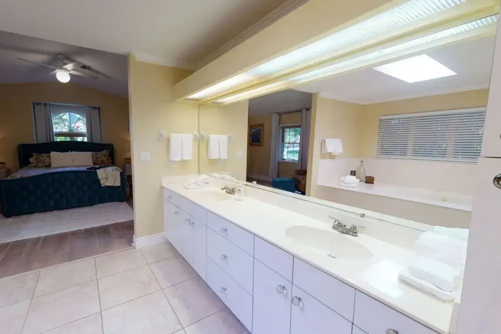 Sarasota Bay Pool Home