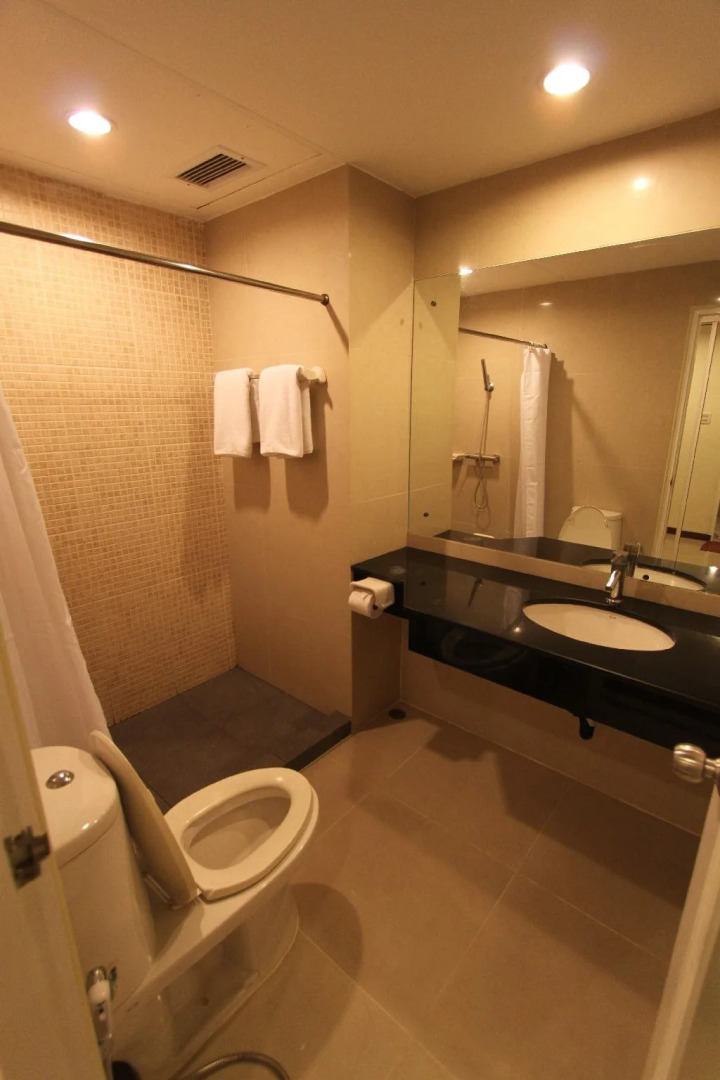 The Royal Bee Apart Hotel