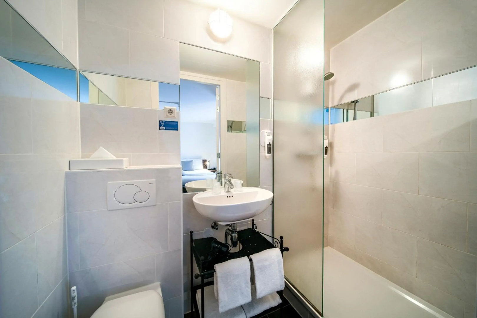 FLOATS by H2OTEL