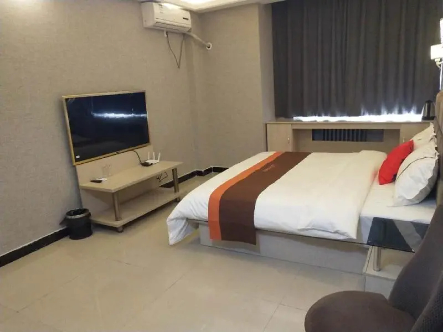 Jun Hotel Henan Anyang Wenfeng District Wenfeng Avenue Yingbin Park