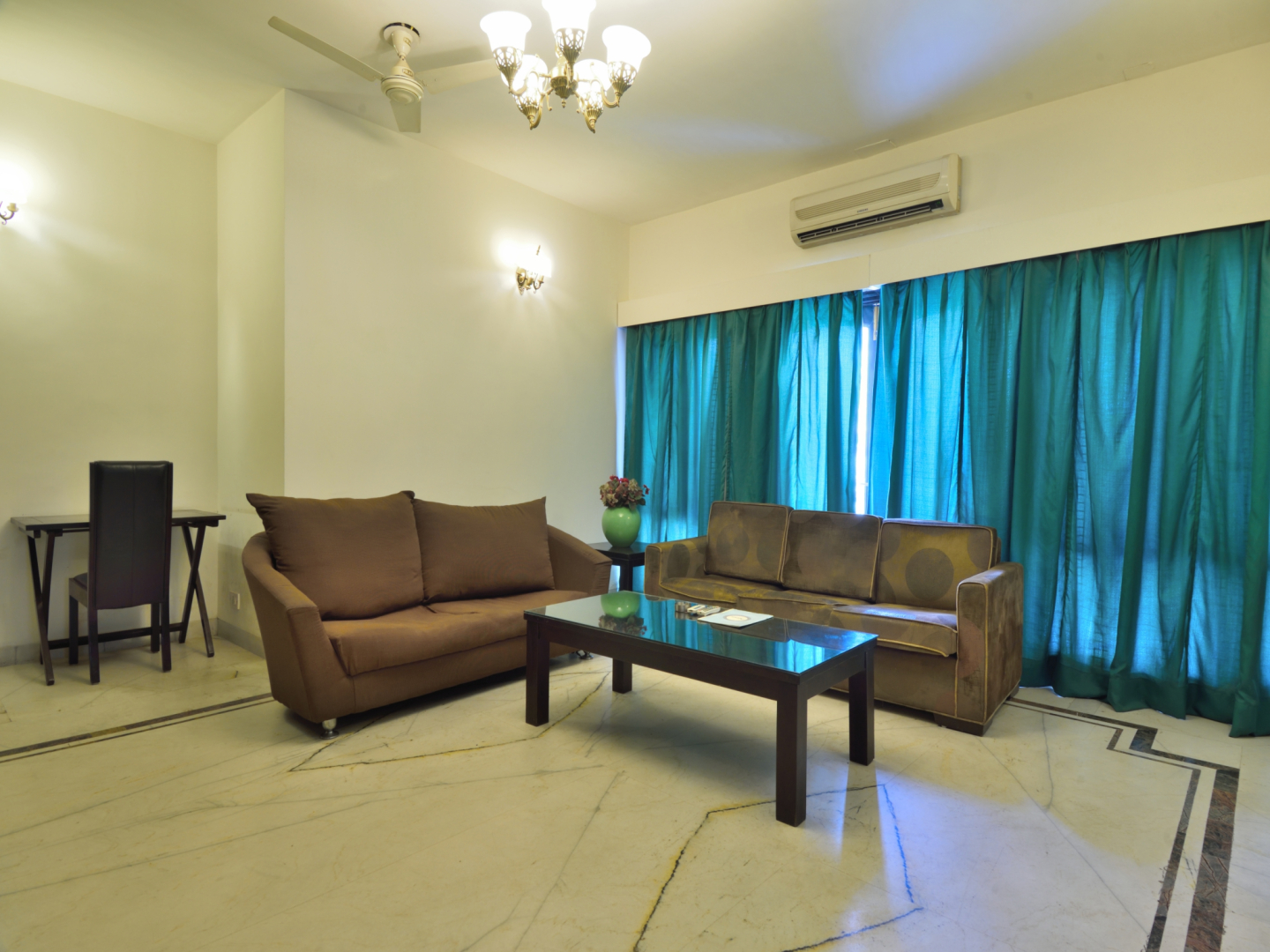 Woodbridge-1 Crossroads