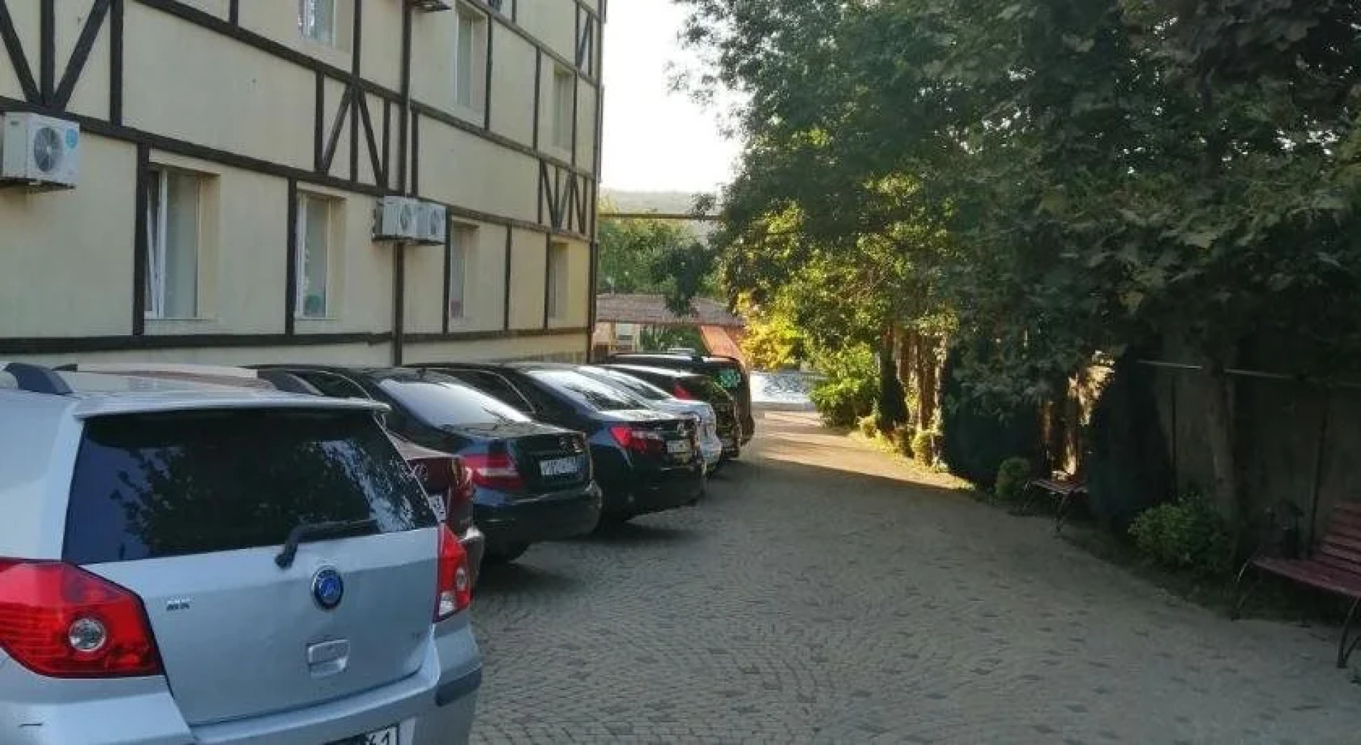 Дом Гостеев