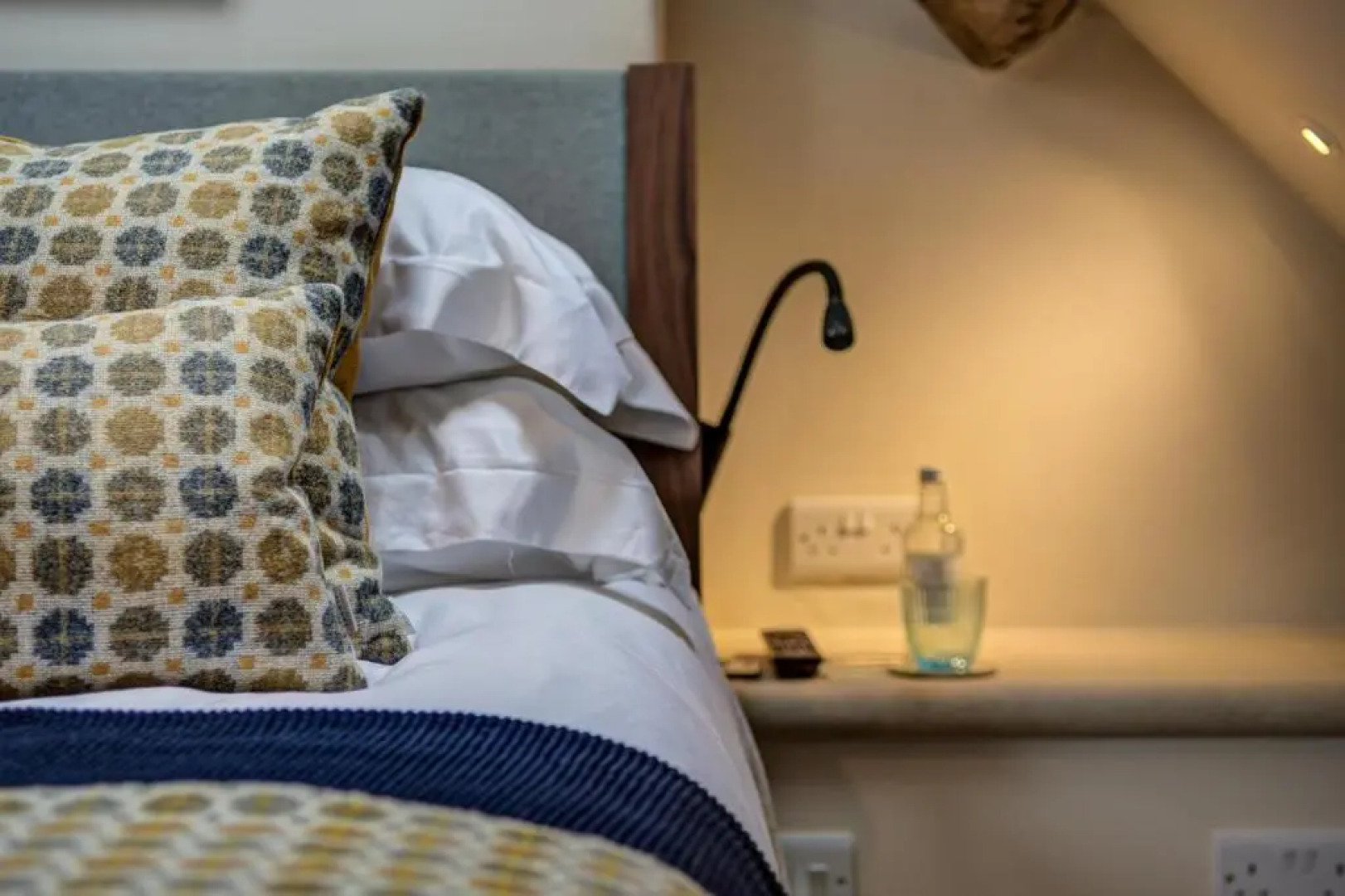 Chic Georgian town house in Cotswold town centre