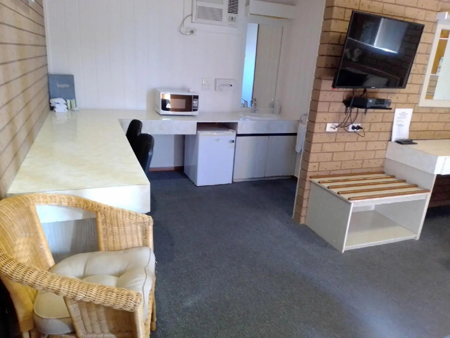 Country Home Motor Inn