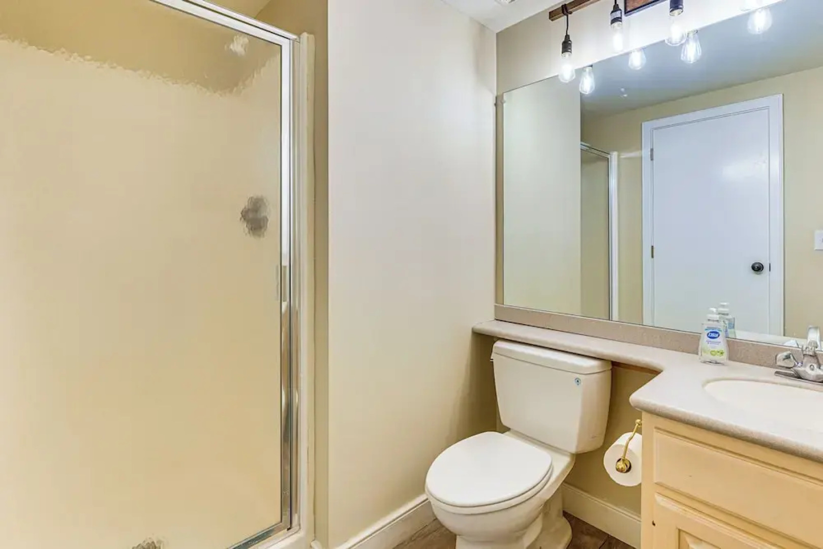 Walk to Ski Lift: Spacious Condo in West Dover!