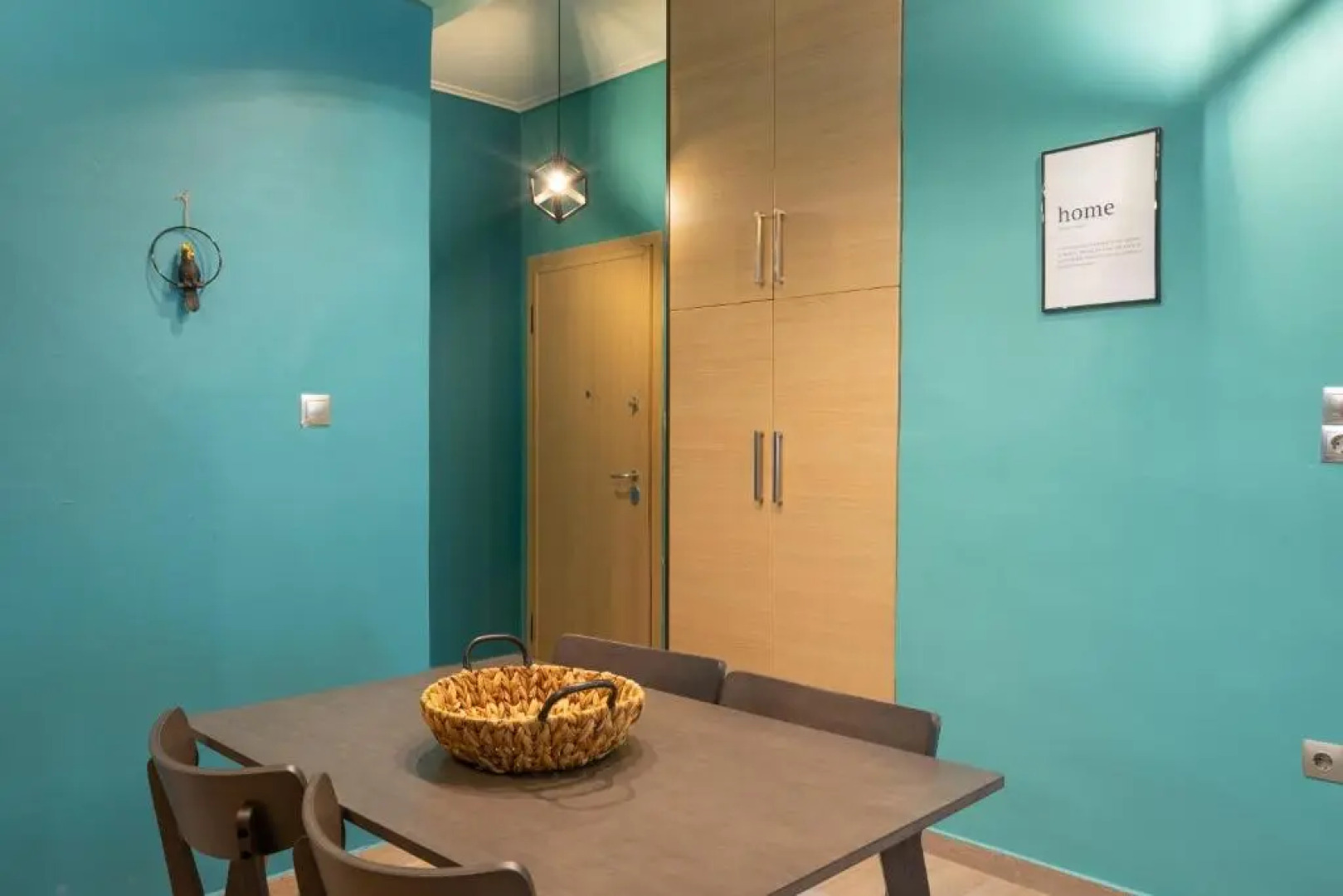 Modern 1-bedroom apartment, 10 mins from metro