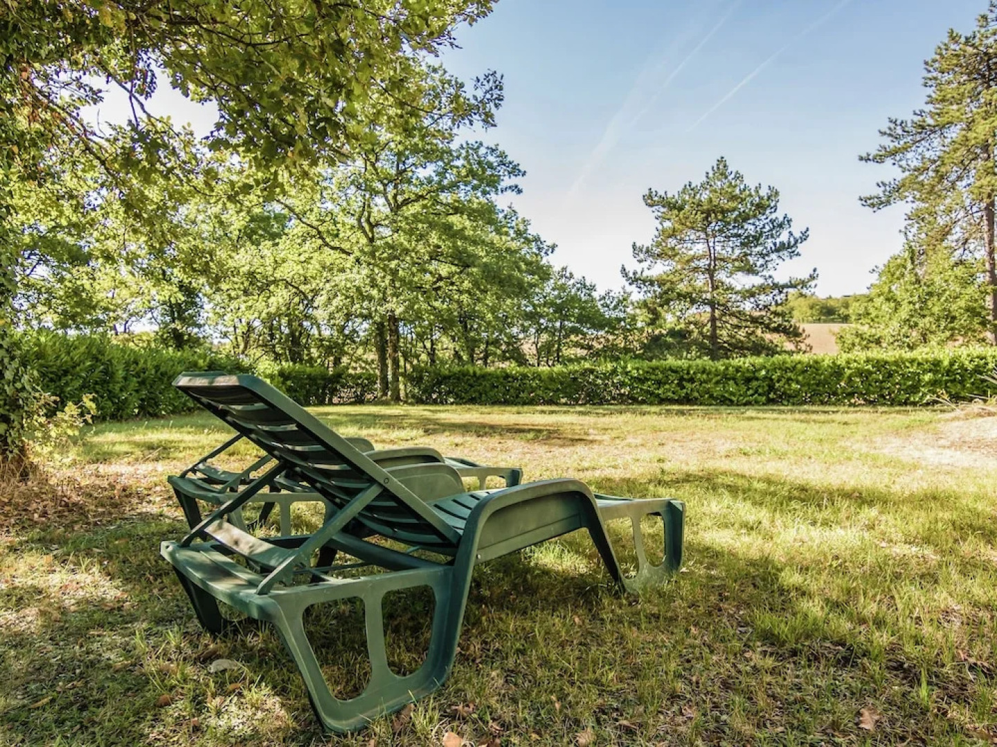 Modern Holiday Home in Salignac-Eyvigues with Swimming Pool