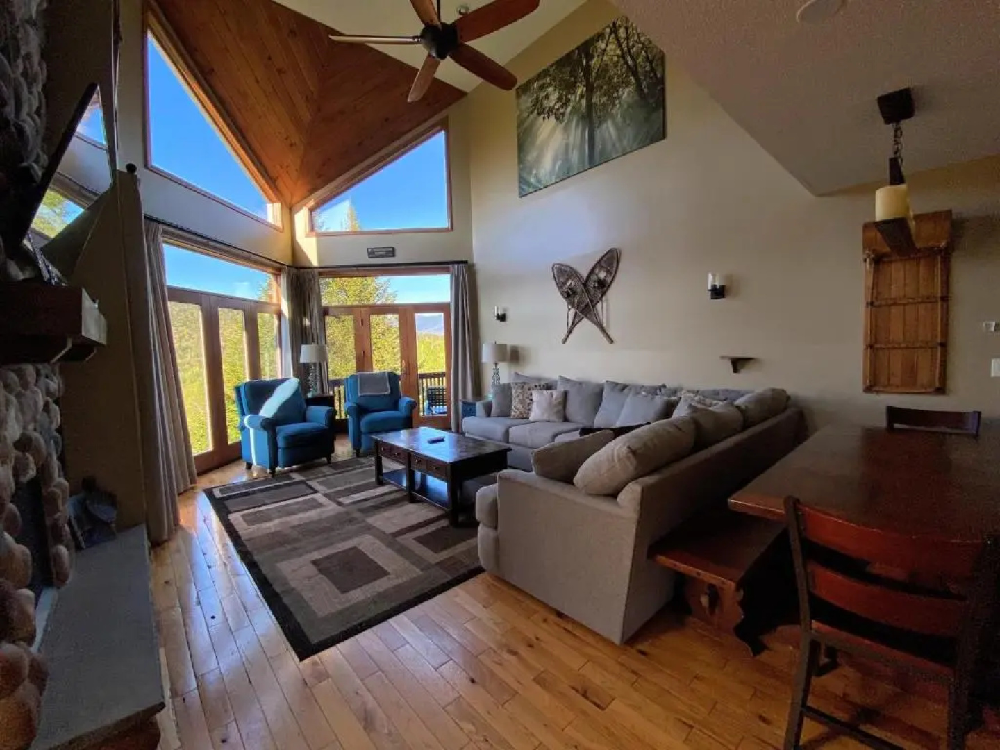 C1 Top Rated Ski In Ski Out Townhome Great views fireplaces fast wifi AC Short walk to slopes
