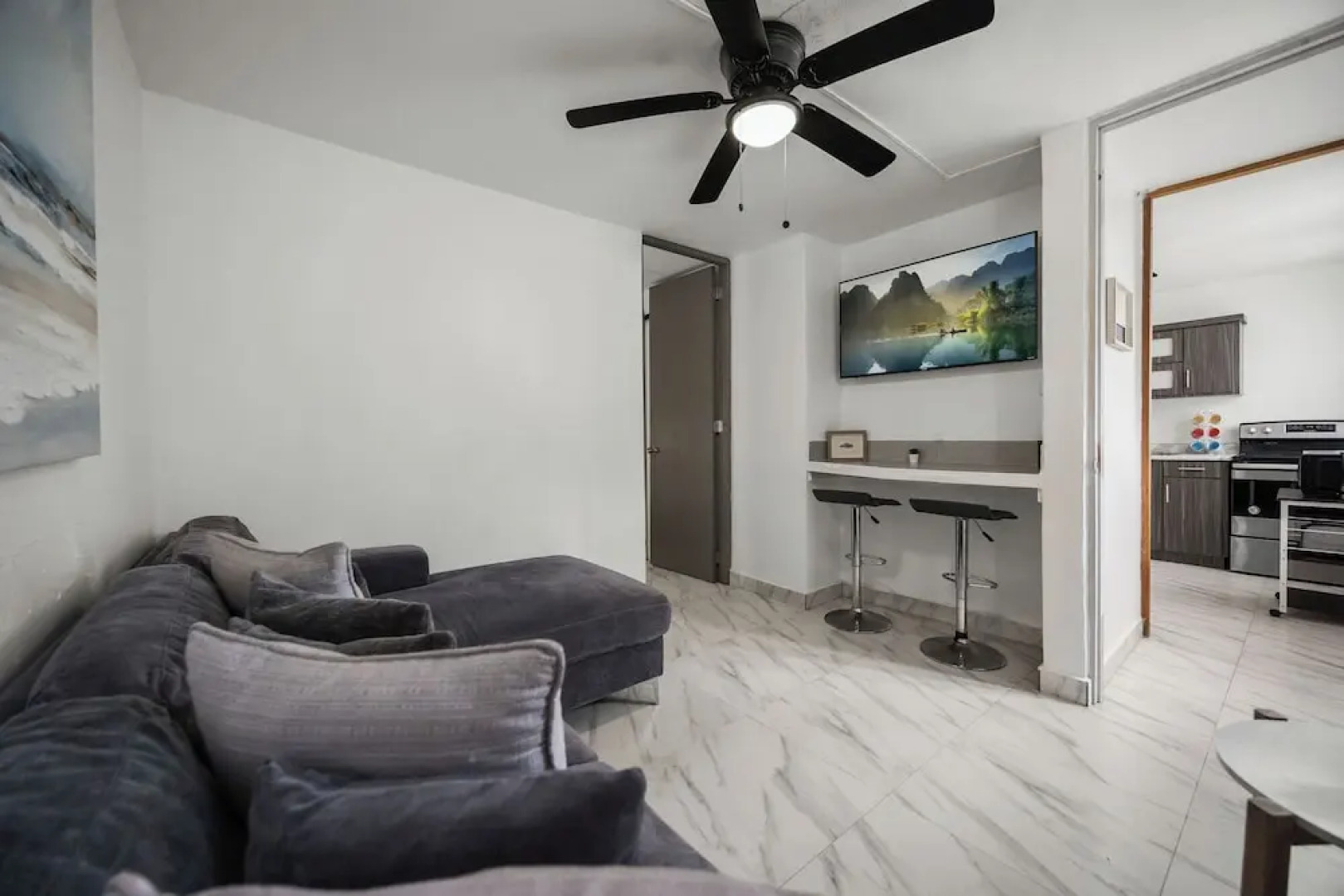 Private Pool Near the Beach Pet Friendly