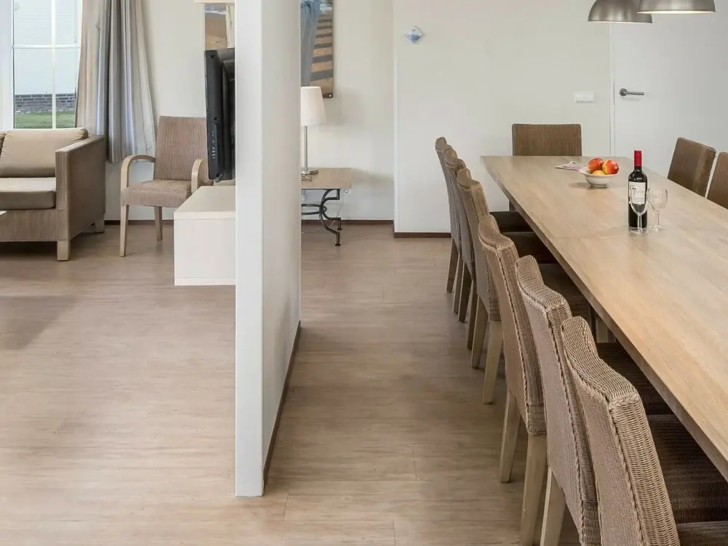 Detached Villa With Four Bathrooms, 400 m. From the Beach