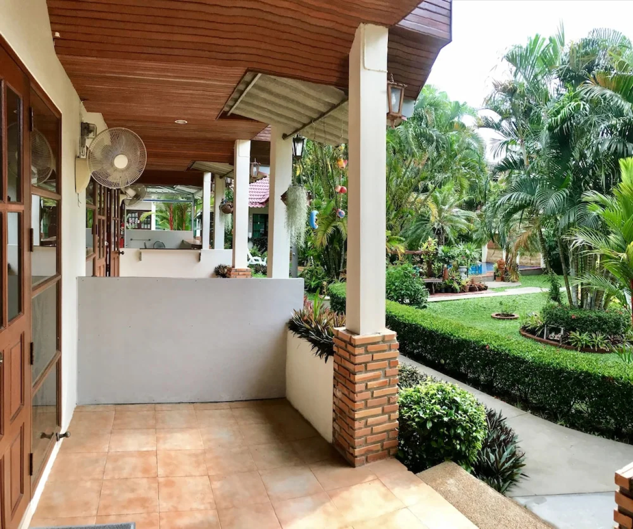 Falang Paradise
