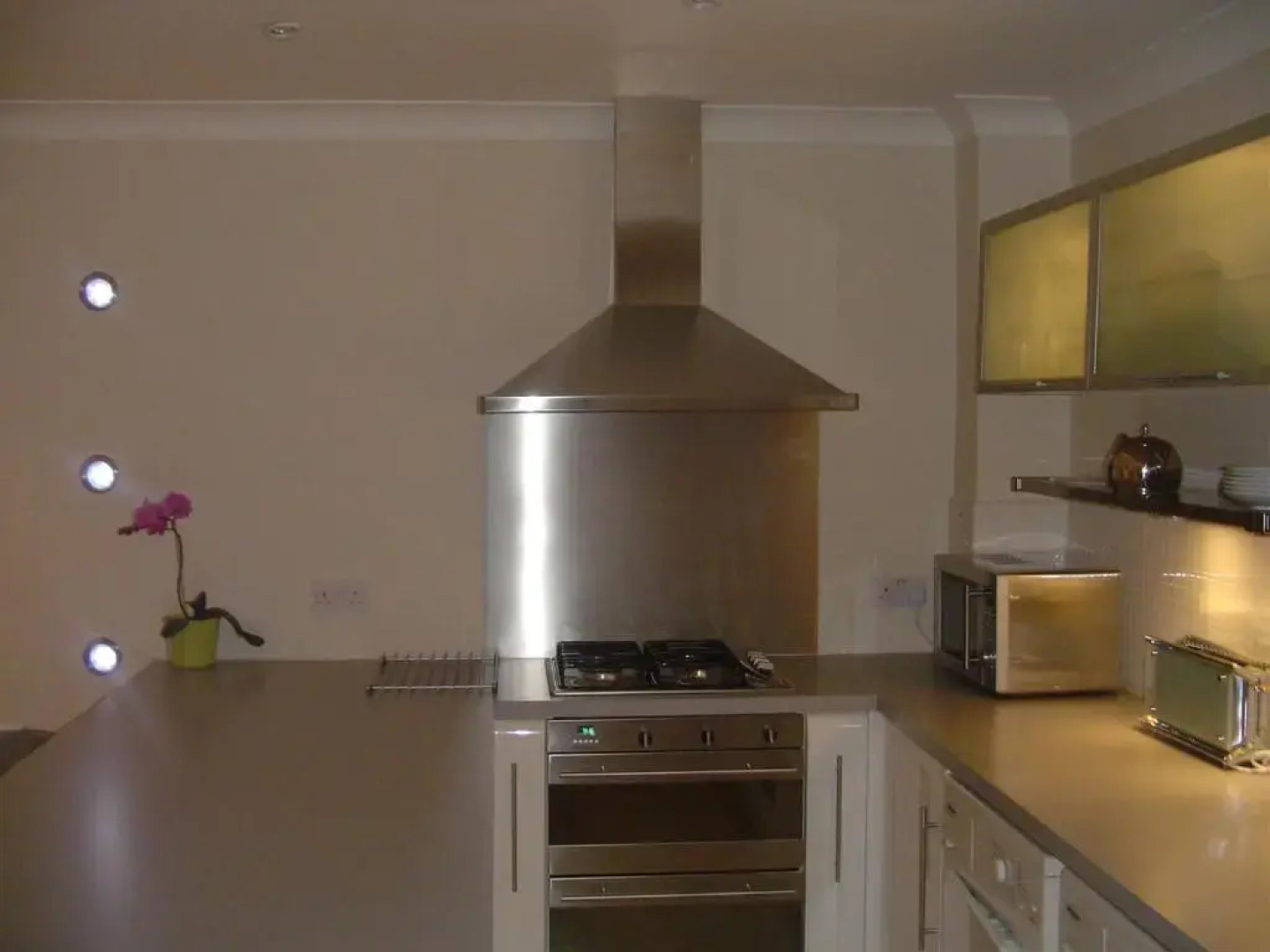 Aaron Glen Guest Apartments