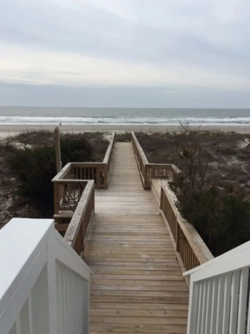 Pelican Watch - 6 Br Home