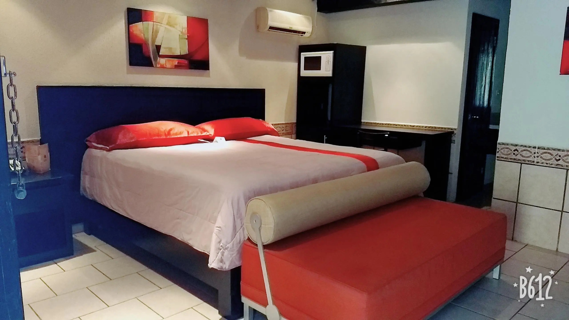 Hotel Mirage Express