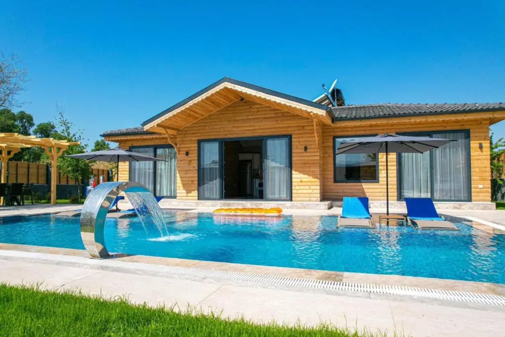 Cedrus Premium -Fethiye'de Denize Yakın 2+1 Lüks Muhafazakar Villa