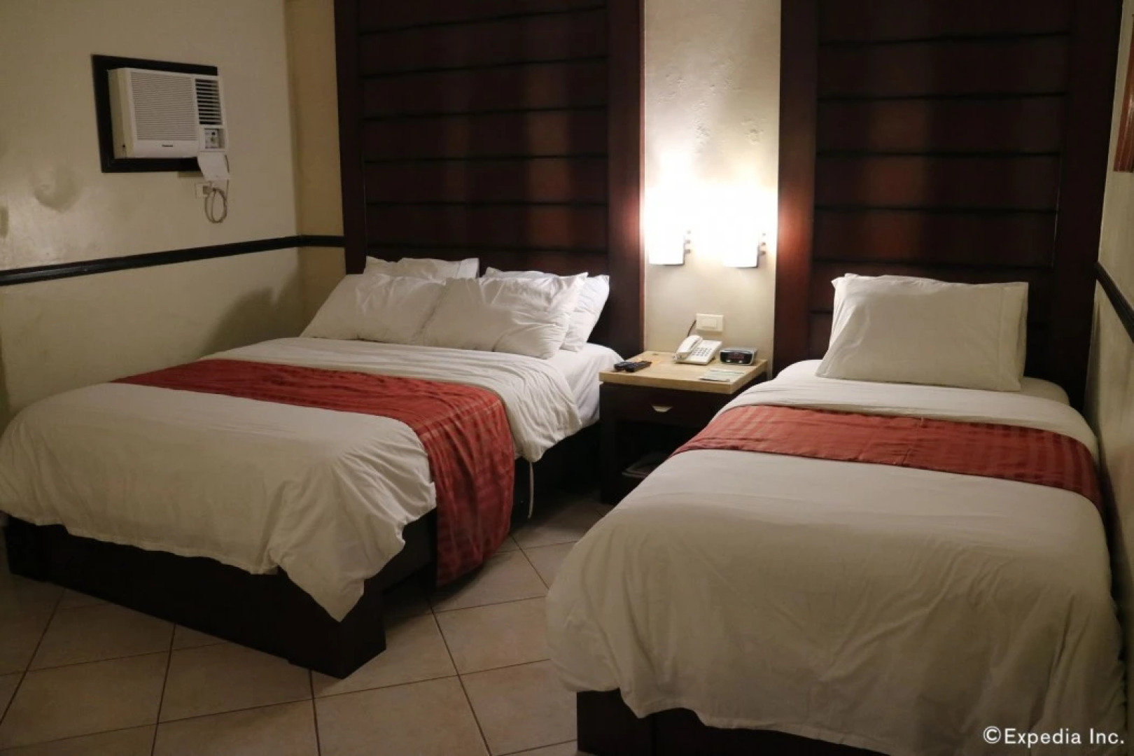 Mo2 Westown Hotel and Resort