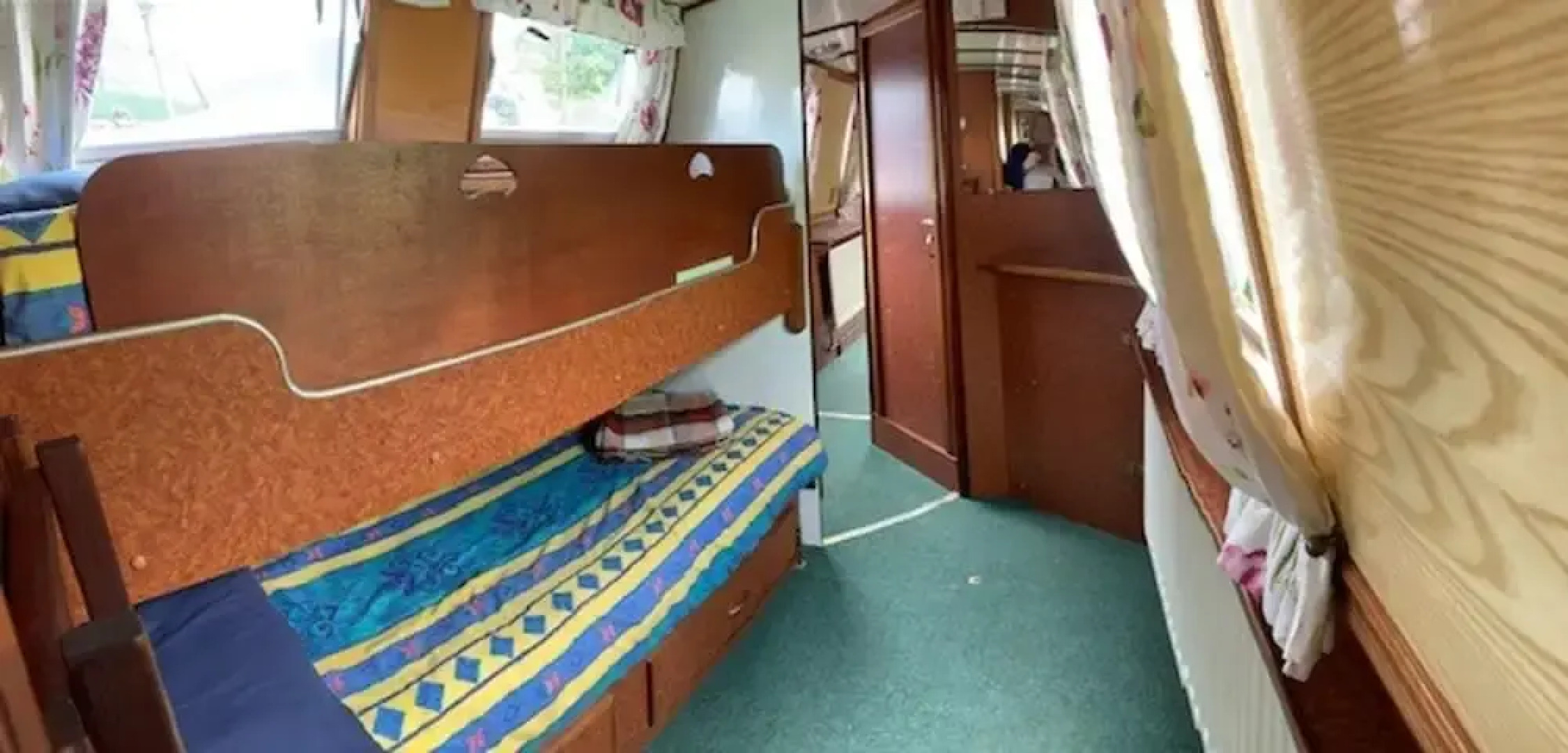 Stone - Boat - Sleeps 8 - Pet Friendly-85ws