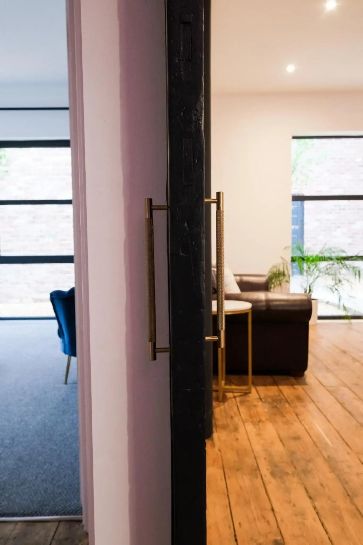 The Eden Warehouse - Pink Apartment (sleeps 4)