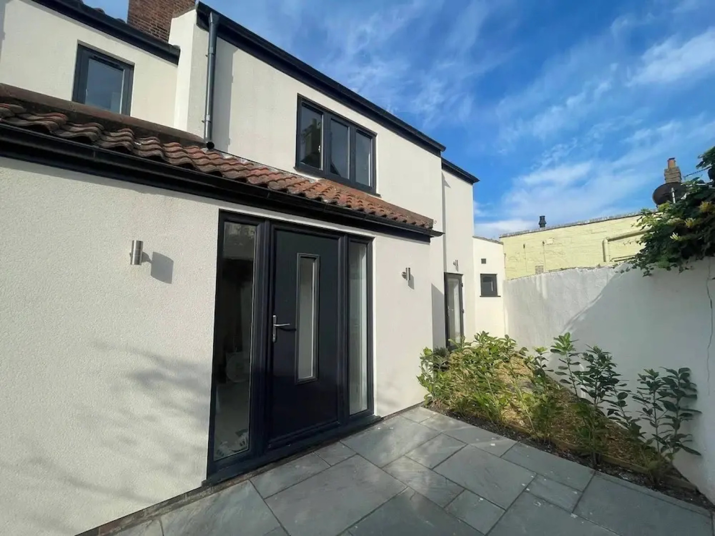 Seaside Retreat - Sleeps 5, Garden & Parking